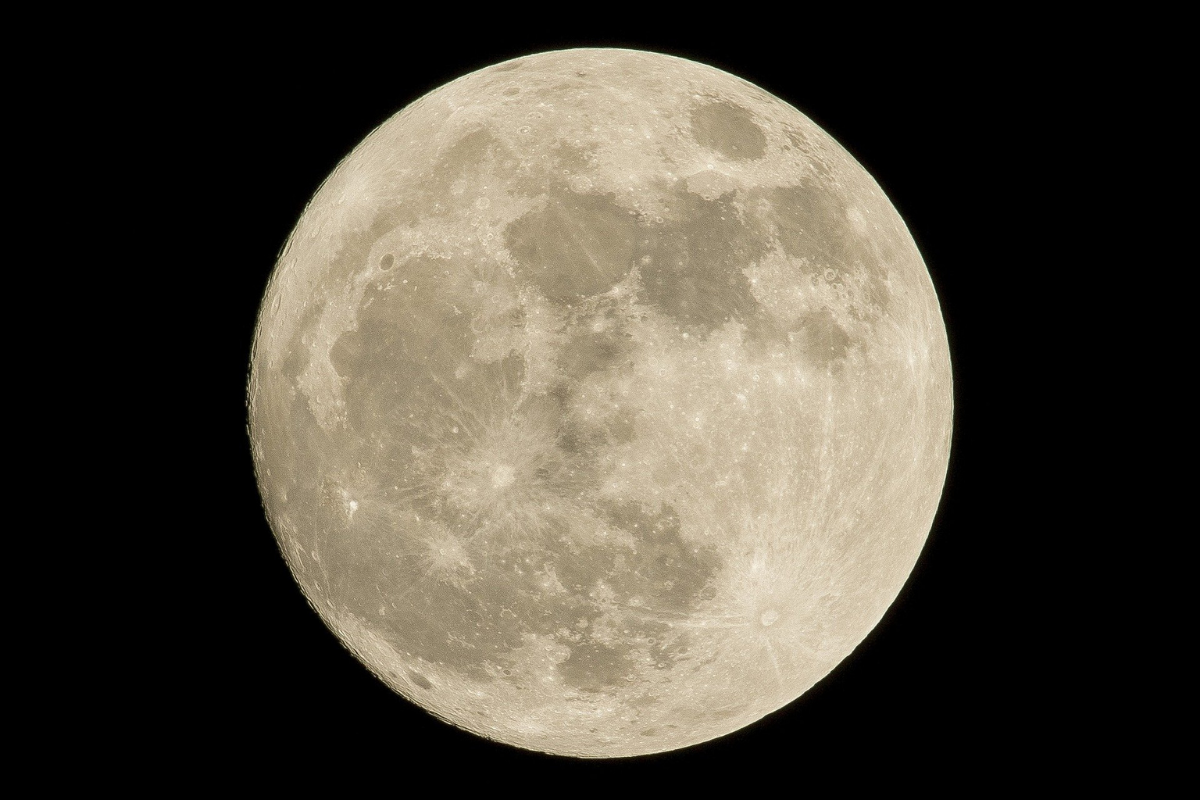 ไมโครฟูลมูน ดวงจันทร์เต็มดวงไกลโลกที่สุดในรอบปี 2565 วันนี้
